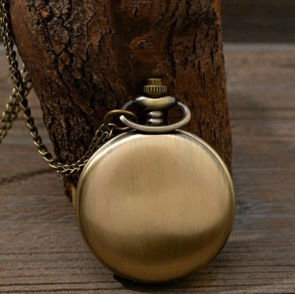 New Minimalist Round Pointer Quartz Pocket Watch for Men/Women - Picture 2 of 5